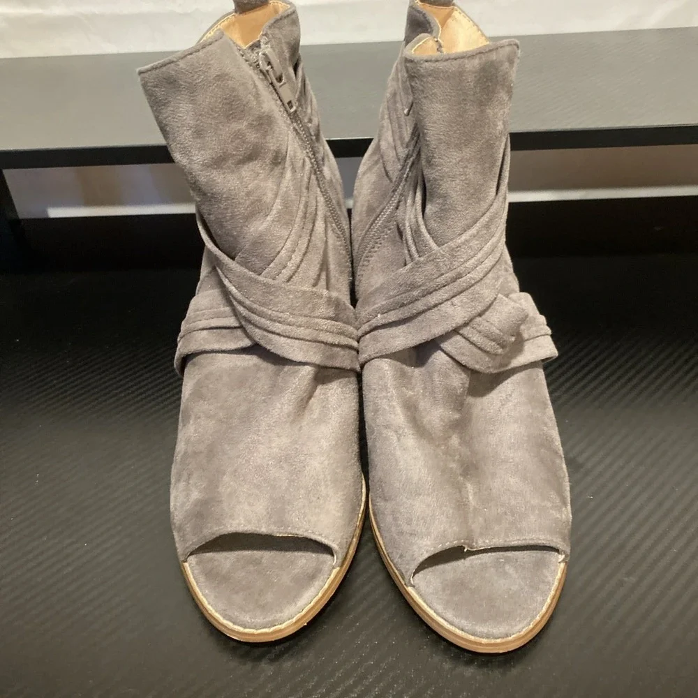 Journee Collection Womens‎ Shoes Size 8.5 Sabeena Grey Wedge Ankle Boots